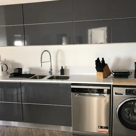 Sunsea House Altares