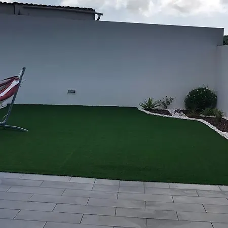 Sunsea House Altares